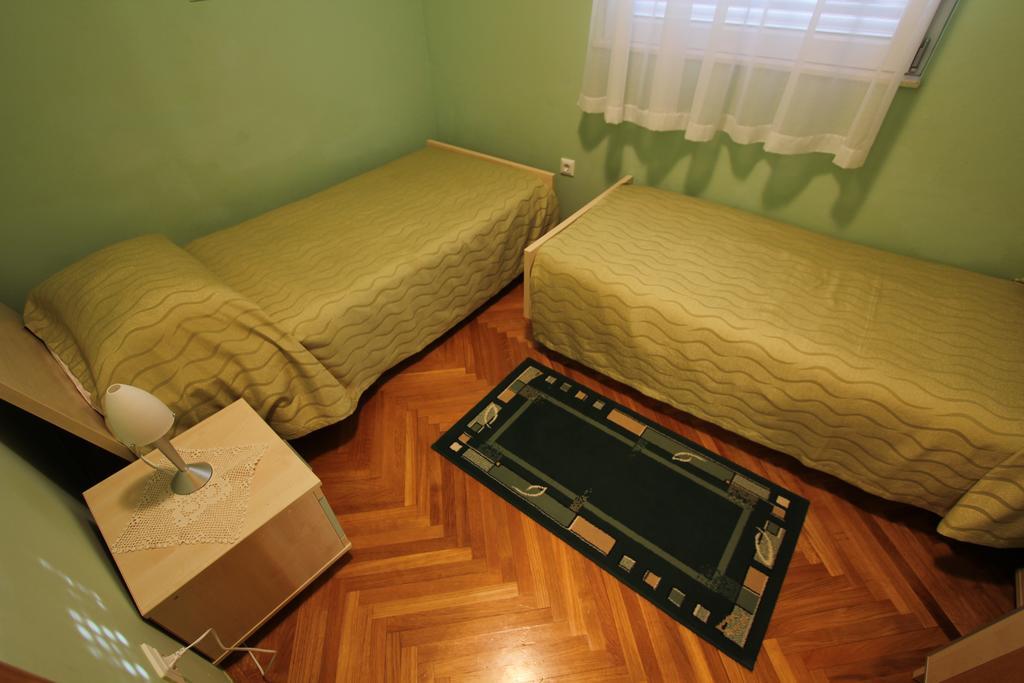 Ceres Apartment *